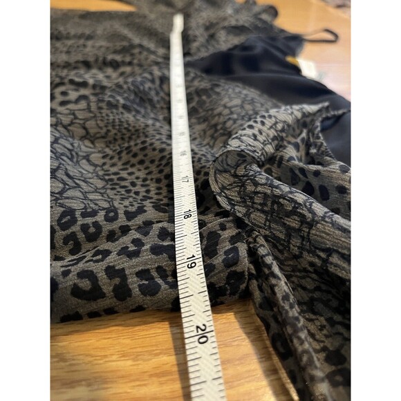 Ramy Brook Green Animal Print Silk Cold Shoulder Blouse Size Large - Picture 10 of 10